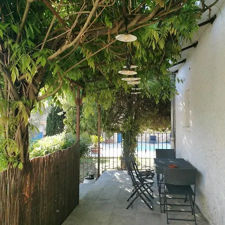 La Parenthese Apartment *