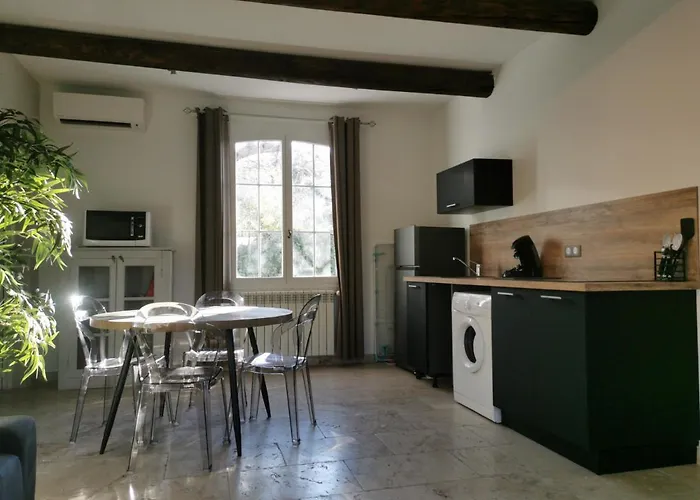 La Parenthese Daire *